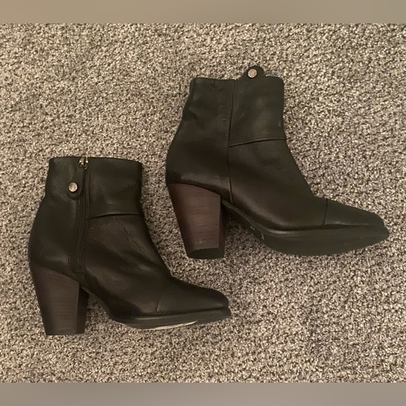 FABIANELLI Size EU 36 US 5.5 Black Italian Leather Chic Booties w Zip R $298 - Picture 3 of 10